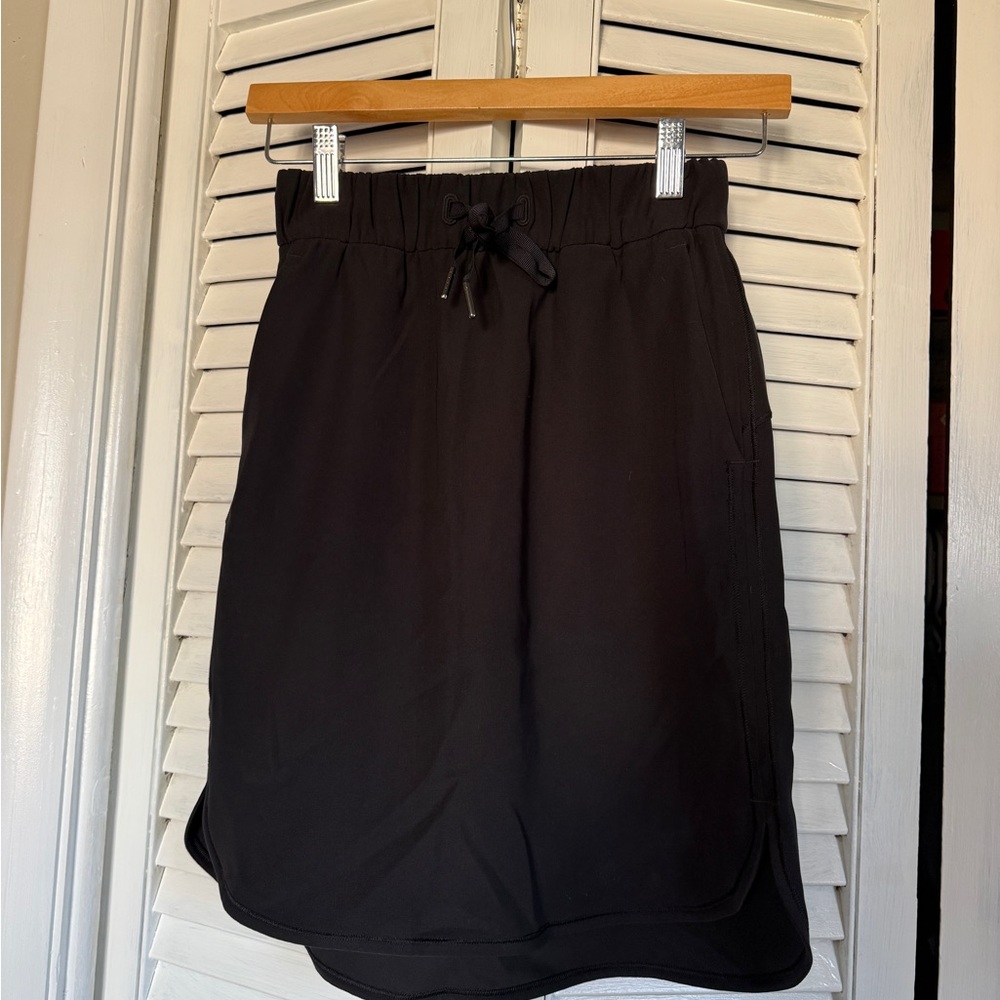 Lululemon On the Fly skirt